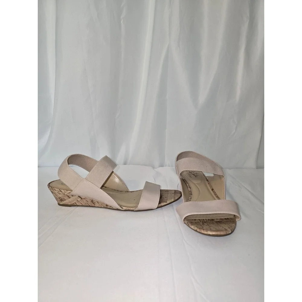 Life Stride Women's Yoko Beige Tan Cork Low Heel Wedge Shoe Sandals 10 M